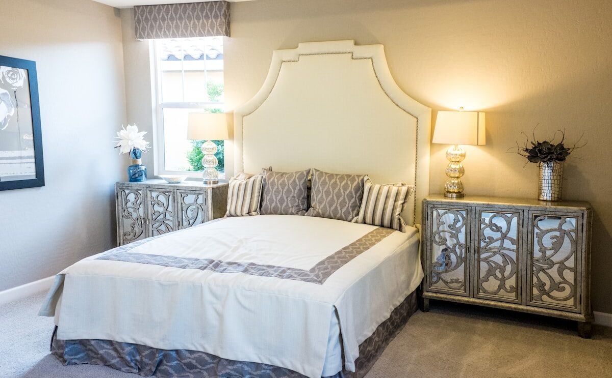 Silberfische im Schlafzimmer – Kleiderschrank und Bett